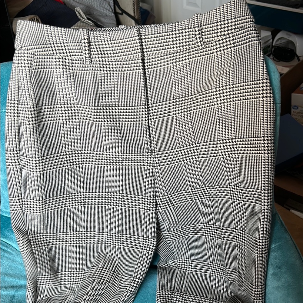 Hugo Boss NWOT  “Tavela” Black and White Plaid Pants